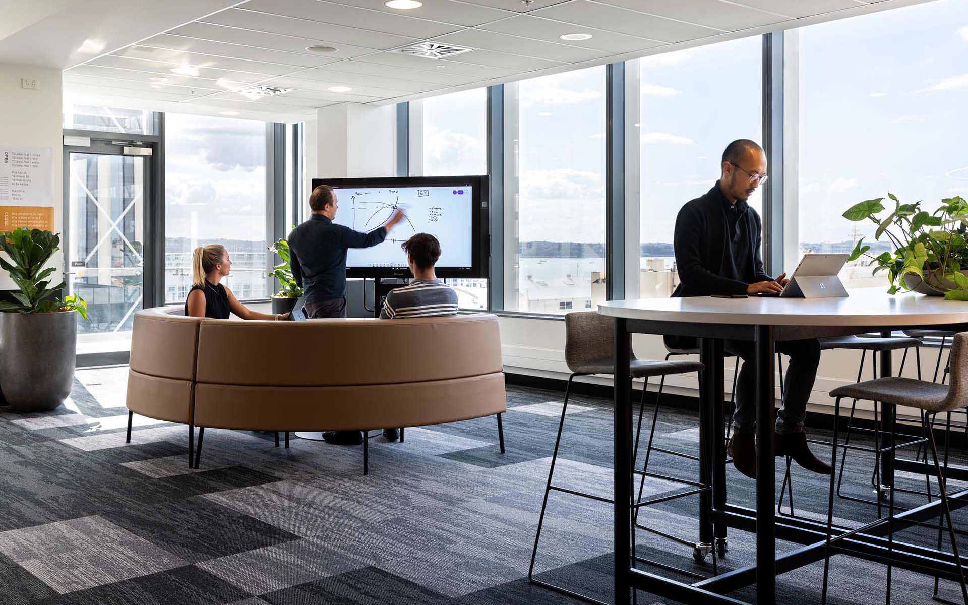 project-EYWavespace_CG-Project-Gallery-1920px_EY-Wavespace_Workplace-Design-1