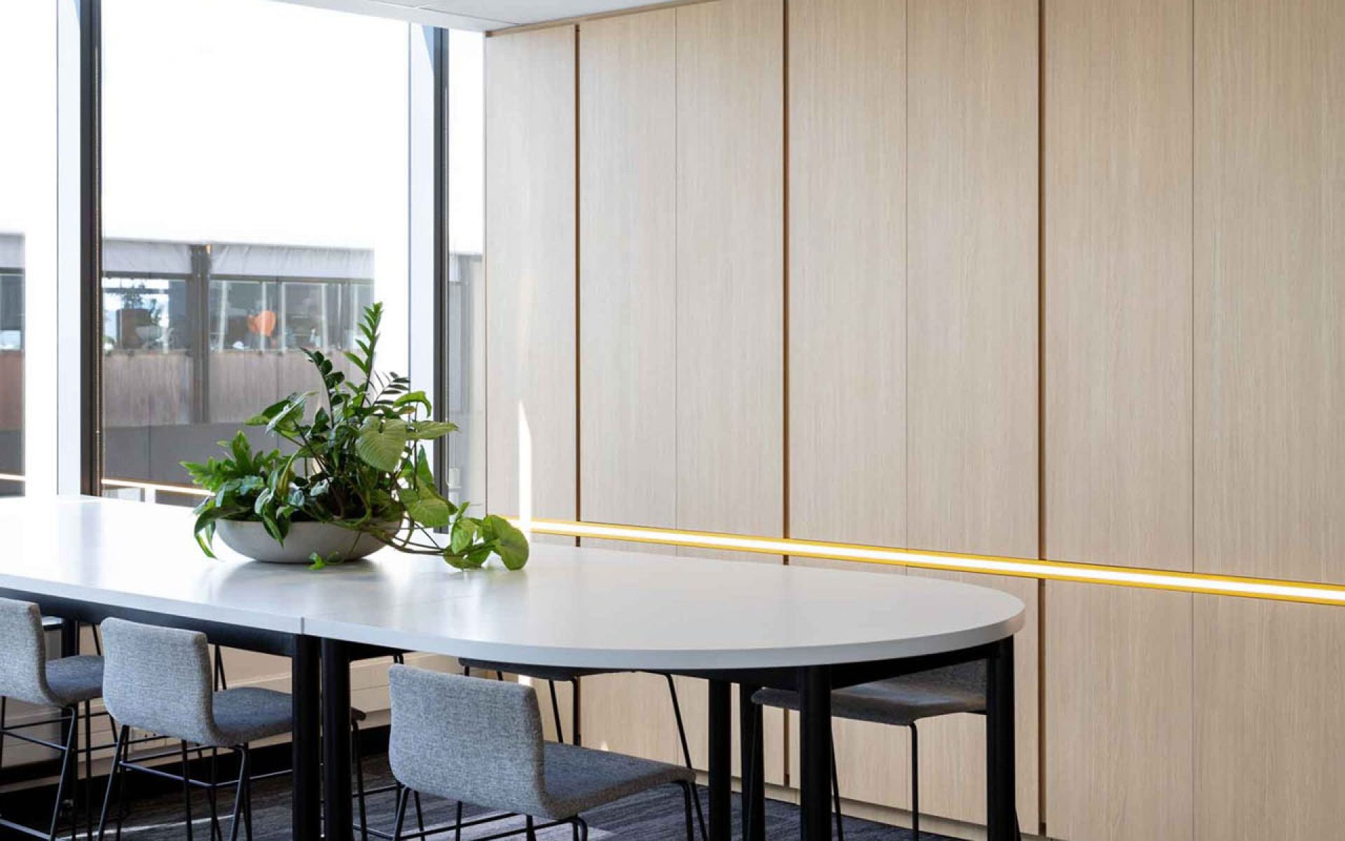 project-EYWavespace_CG-Project-Gallery-1920px_EY-Wavespace_Workplace-Design2-scaled